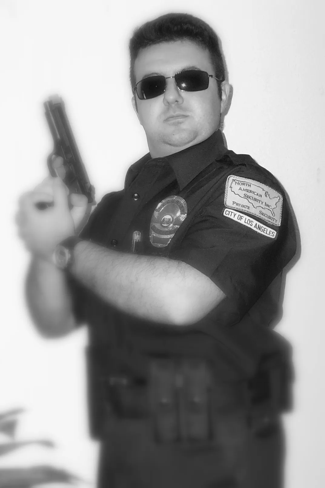 Castigo divino: el guardia que se disparó en los testículos