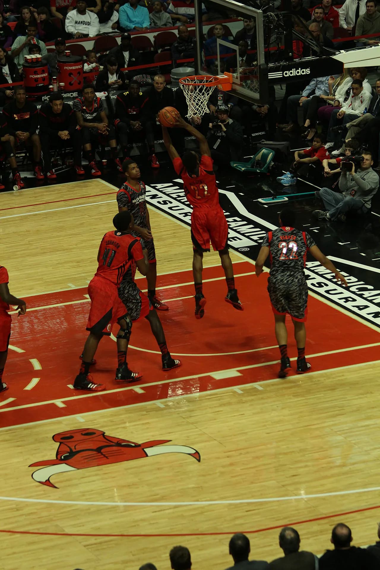 El mate que derrumbó la pared